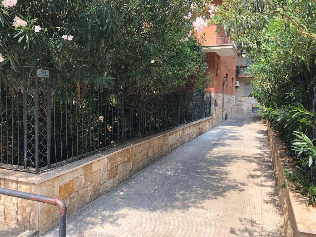 Garden View Salandra Apartment - Bari Policlinico Bagian luar foto
